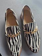 Harige loafers zebra maat 38, Kleding | Dames, Schoenen, Ophalen of Verzenden, Zo goed als nieuw, Zwart, Instappers