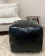 Nieuwe Marokkaanse handgemaakte leren poef, gevuld zwart, Huis en Inrichting, Banken | Voetenbanken en Poefen, Minder dan 50 cm