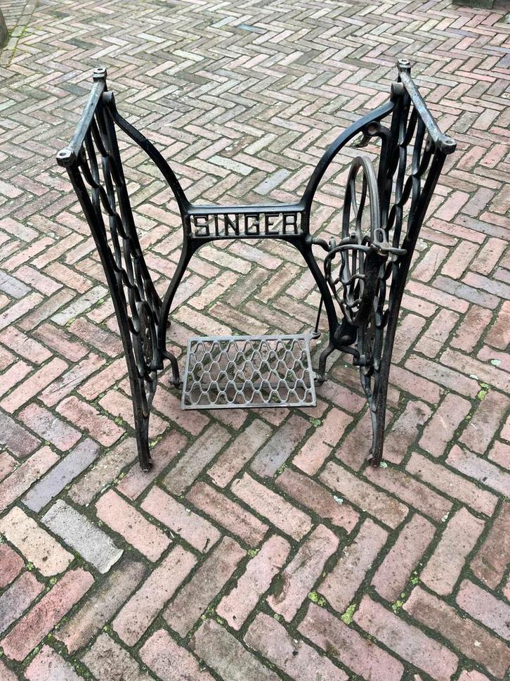 Singer Naaimachine Onderstel - Gietijzer - Perfecte Staat, Antiek en Kunst, Antiek | Naaimachines, Ophalen of Verzenden