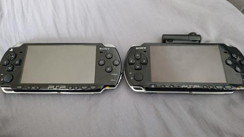 2x Sony PSP: 2000 & 3000 + Camera, Spelcomputers en Games, Spelcomputers | Sony PSP, Gebruikt, PSP Slim, Zwart, Met camera, Verzenden