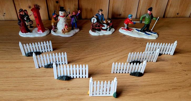 Kerstdorp Figuren Set, Diversen, Kerst, Zo goed als nieuw, Ophalen of Verzenden