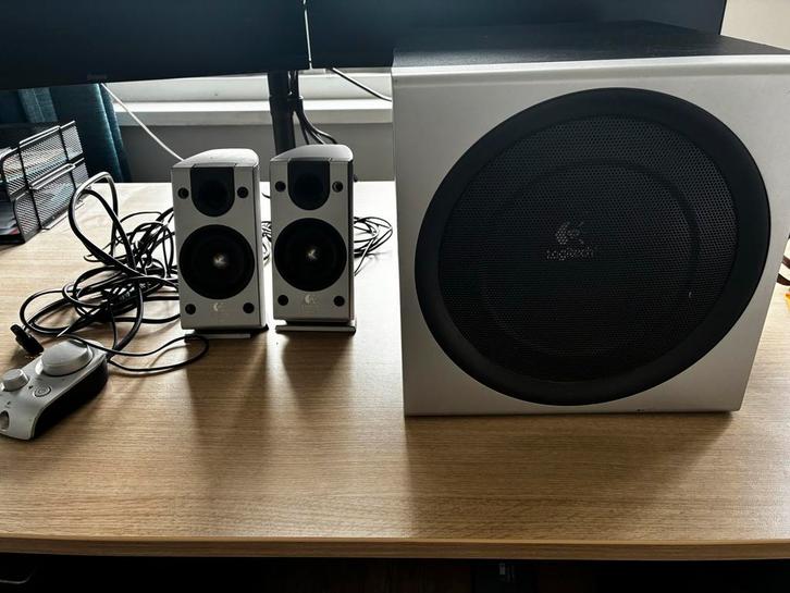 Logitech Z-2300 Subwoofer + Speakers, Audio, Tv en Foto, Luidsprekers, Gebruikt, Subwoofer, 120 watt of meer, Overige merken, Ophalen of Verzenden