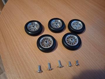 Setje wielen met band en vleugelmoeren modelauto 1:18/1:16 beschikbaar voor biedingen