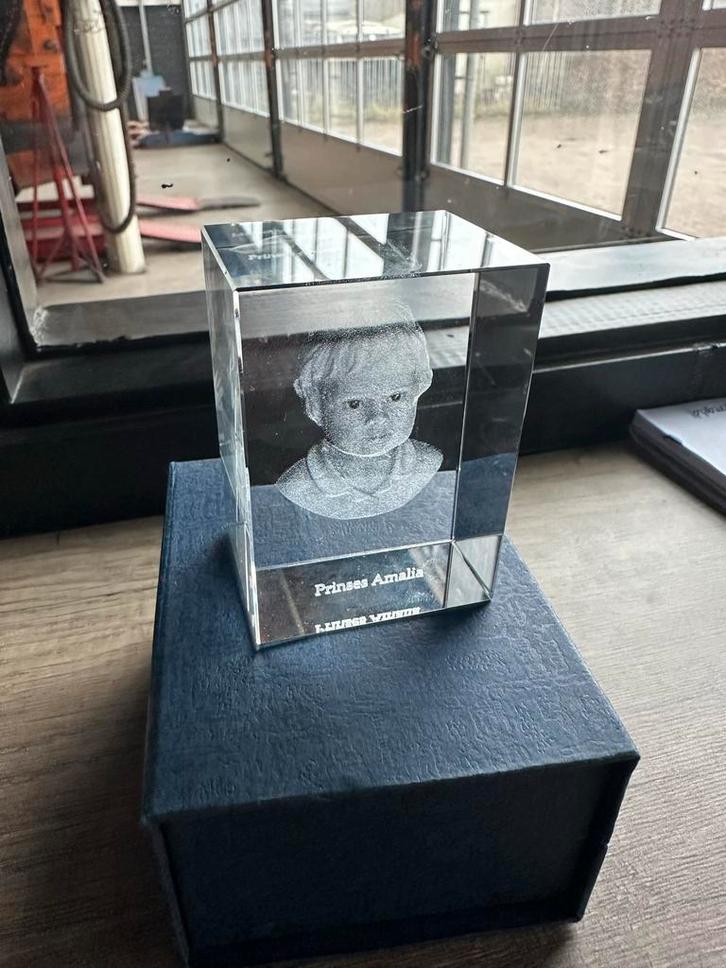 Prinses Amalia Herdenkingshologram, Antiek en Kunst, Kunst | Beelden en Houtsnijwerken, Ophalen