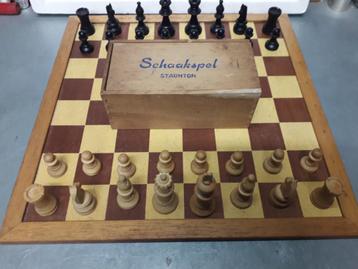 OUD HOUTEN STAUNTON SCHAAKSPEL in DOOS & HOMAS SCHAAKBORD  beschikbaar voor biedingen