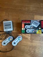 Super Nintendo classic mini snes, Spelcomputers en Games, Ophalen of Verzenden, Zo goed als nieuw, Met 2 controllers