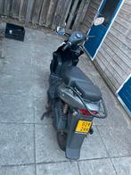 Kymco agillty 50 grijs, Fietsen en Brommers, Scooters | Kymco, Ophalen, Zo goed als nieuw, Agility