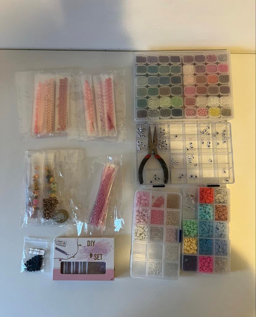 Grote partij kralen en sieraden accessoires, Hobby en Vrije tijd, Ophalen of Verzenden, Gebruikt, Kraal