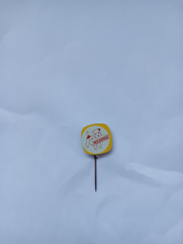 Pin - MEDINOS, Ophalen of Verzenden, Zo goed als nieuw, Overige onderwerpen, Speldje of Pin
