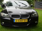BMW 3-Serie (e90) 2.0 I 318 2012 Zwart, Auto's, BMW, 65 €/maand, Achterwielaandrijving, Zwart, Overige bekleding