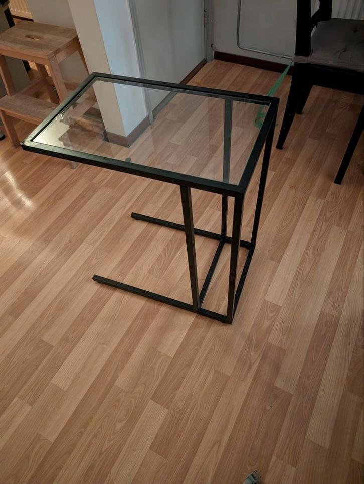Laptoptafel ikea Vittsjö, Huis en Inrichting, Tafels | Sidetables, Gebruikt, 25 tot 50 cm, 50 tot 100 cm, Rechthoekig, Glas, Metaal