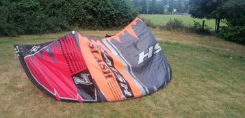 Naish 7M kite beschikbaar voor biedingen