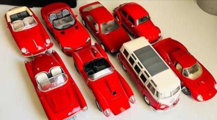 12 rode model auto’s schaal 1:24, Hobby en Vrije tijd, Modelauto's | 1:24, Zo goed als nieuw, Auto, Overige merken, Ophalen of Verzenden