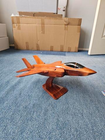 F35 Lightning Houten Schaalmodel (Opknapper) beschikbaar voor biedingen