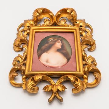 Miniatuur portretje van jonge dame, 19e-eeuw beschikbaar voor biedingen