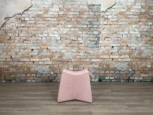 Naughtone Pinch Stool roze bij TheReSales, Huis en Inrichting, Banken | Voetenbanken en Poefen, Zo goed als nieuw, Minder dan 50 cm