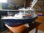 Modelboot Rijkspolitie, Hobby en Vrije tijd, Modelbouw | Boten en Schepen, Ophalen, Zo goed als nieuw