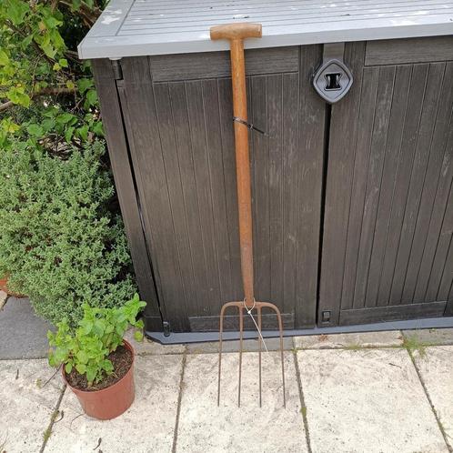 Te koop: authentieke hooivork / mestvork – stevig en karakte, Antiek en Kunst, Antiek | Gereedschap en Instrumenten, Ophalen of Verzenden