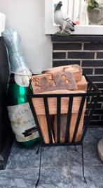 VUURKORF MET HOUTBLOKKEN, Tuin en Terras, Haardhout, Minder dan 3 m³, Ophalen of Verzenden, Eikenhout, Blokken