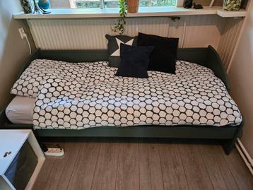 Houten eenpersoonsbed
