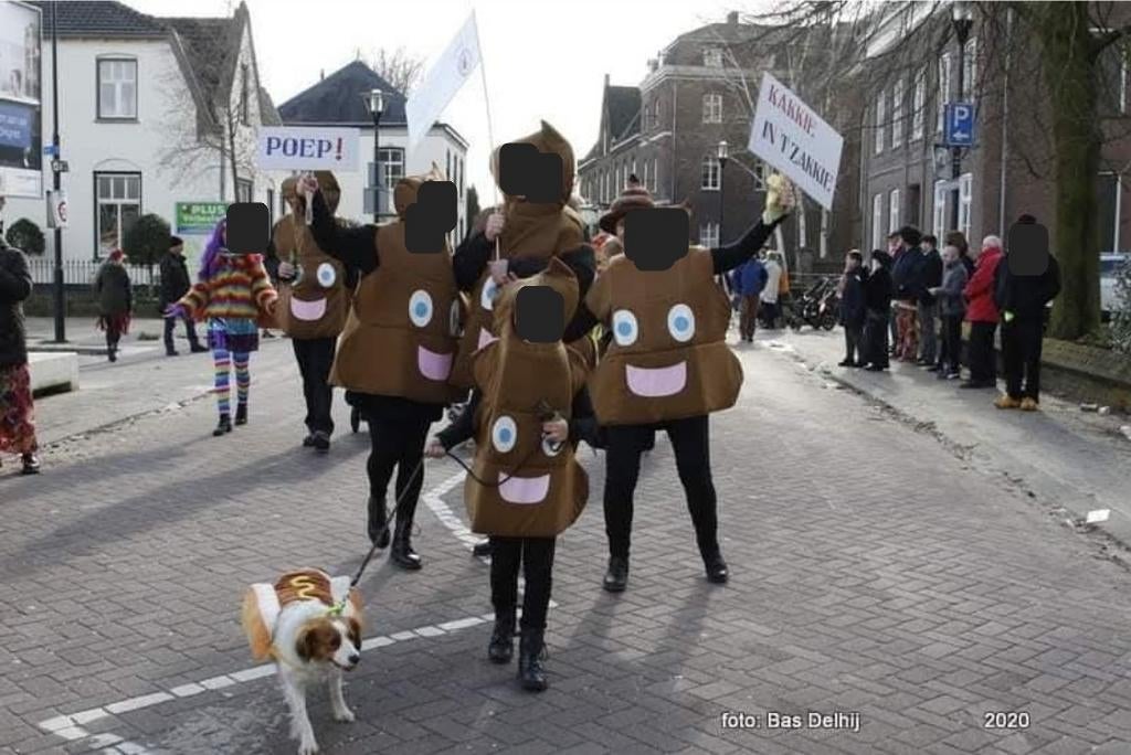 Loopgroep Kakzooi; 15 Poeppakken  en 4 mutsen M/V en kind, Maat 38/40 (M), Carnaval, Ophalen of Verzenden, Zo goed als nieuw