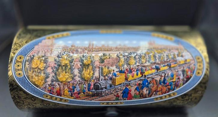 Vintage Rond Blik Stoomtrein met Scharnier, Verzamelen, Blikken, Zo goed als nieuw, Overige, Ophalen of Verzenden