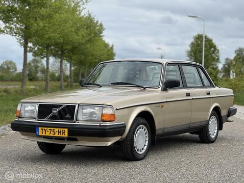 Volvo 240 2.3 GL 1989, Auto's, Oldtimers, Te koop, Elektrische ramen, Metallic lak, Volvo, Benzine, Sedan, Handgeschakeld, Origineel Nederlands