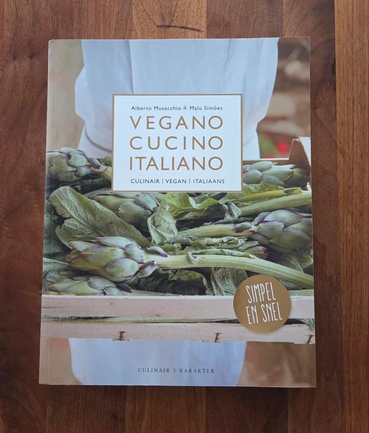 Vegano Cucino Italiano - Vegan Italiaans Kookboek, Boeken, Kookboeken, Zo goed als nieuw, Voorgerechten en Soepen, Hoofdgerechten