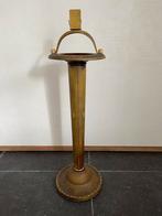 Art deco cigarette stand, Ophalen