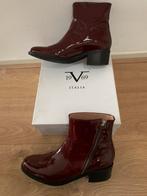 Versace V 19-69 laklaarsjes 40 zgan, Ophalen of Verzenden, Zo goed als nieuw, Rood, Lage of Enkellaarzen