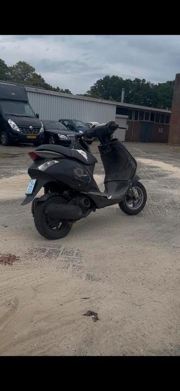 Zip 50cc hok blok (ook te ruil) beschikbaar voor biedingen