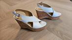 Leren WEDGE sandalen met sleehak van Michael Kors maat 40., Michael Kors, Wit, Zo goed als nieuw, Sandalen of Muiltjes
