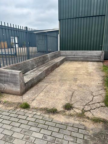 Steigerhouten hoekbank beschikbaar voor biedingen