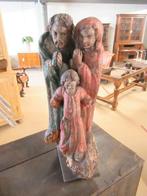 Oer 11671 houten beeld met koppen in de oude verf, Ophalen