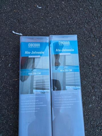 Jaloezieën  beschikbaar voor biedingen