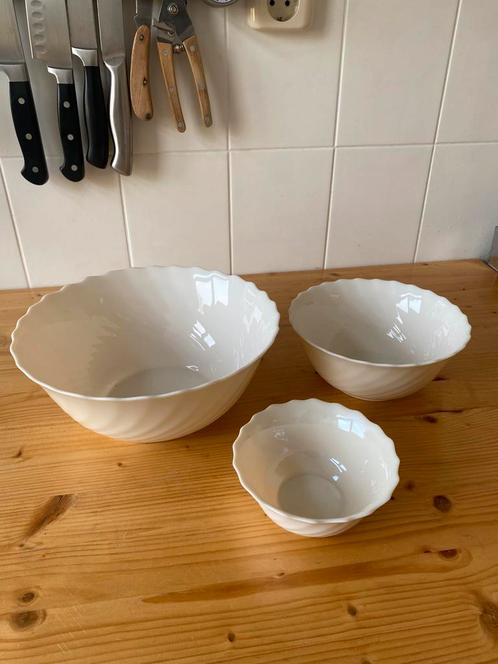 Vintage retro Arcopal schalen/ komen France, Huis en Inrichting, Keuken | Servies, Zo goed als nieuw, Schaal of Schalen, Overige stijlen
