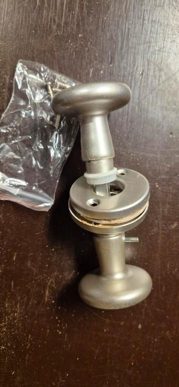 Gebruikte Deurknop in Goede Staat beschikbaar voor biedingen