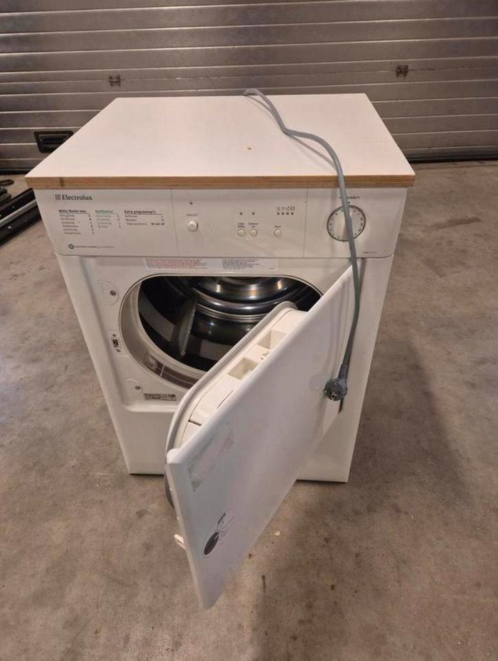 Electrolux Wasdroger, Witgoed en Apparatuur, Wasdrogers, Gebruikt, Luchtafvoer, Voorlader, 4 tot 6 kg, Minder dan 85 cm, Anti-kreukfase