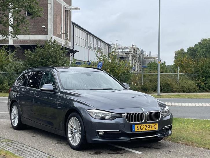 BMW 3 Serie Touring 318d Luxury | Navigatie | Trekhaak, Auto's, BMW, Bedrijf, Te koop, 3-Serie, ABS, Airbags, Airconditioning