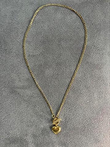 Leuke gouden ketting beschikbaar voor biedingen