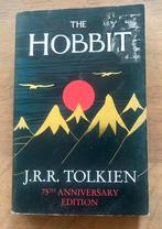 THE HOBBIT 75TH ANNIVERSARY EDITION PAPERBACK CLASSIC, Boeken, Ophalen of Verzenden, Gelezen, J.R.R. TOLKIEN
