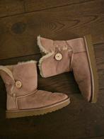 Beige UGG Boots met Knopen - Maat Onbekend, Kleding | Dames, Schoenen, UGG, Lage of Enkellaarzen, Ophalen of Verzenden, Roze