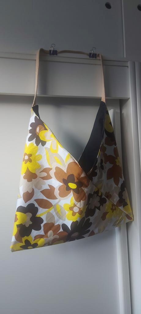 handgemaakte triangle bag, Sieraden, Tassen en Uiterlijk, Tassen | Damestassen, Nieuw, Overige typen, Ophalen of Verzenden