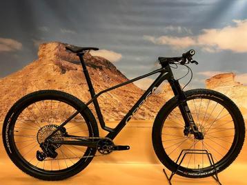 Orbea Alma M-TEAM AXS carbon hardtail - 2025 model - maat L beschikbaar voor biedingen