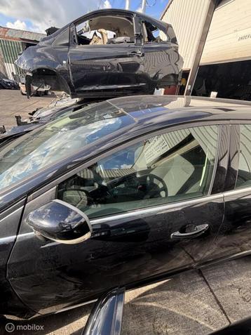 Voordeur links  zwart Ford Focus III ('11-'18) beschikbaar voor biedingen