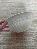 Ypma terra line witte plastic bloempot met motief’’, Overige materialen, Gebruikt, Rond, Tuin