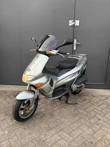 Gilera runner 125cc A1 NL KENTEKEN NIEUWSTAAT BEUGELS beschikbaar voor biedingen