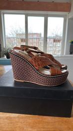 Emporio Armani zomerschoenen, Kleding | Dames, Schoenen, Bruin, Ophalen of Verzenden, Zo goed als nieuw, Schoenen met hoge hakken