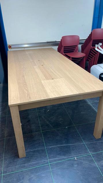 Bureau beschikbaar voor biedingen