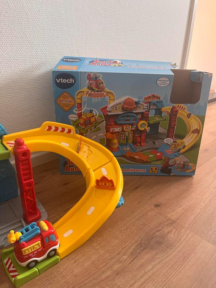 VTech Toet Toet Auto's Brandweerkazerne, Kinderen en Baby's, Speelgoed | Vtech, Zo goed als nieuw, 2 tot 4 jaar, Ophalen